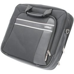 Używana torba do laptopa 17" Addison Czarna